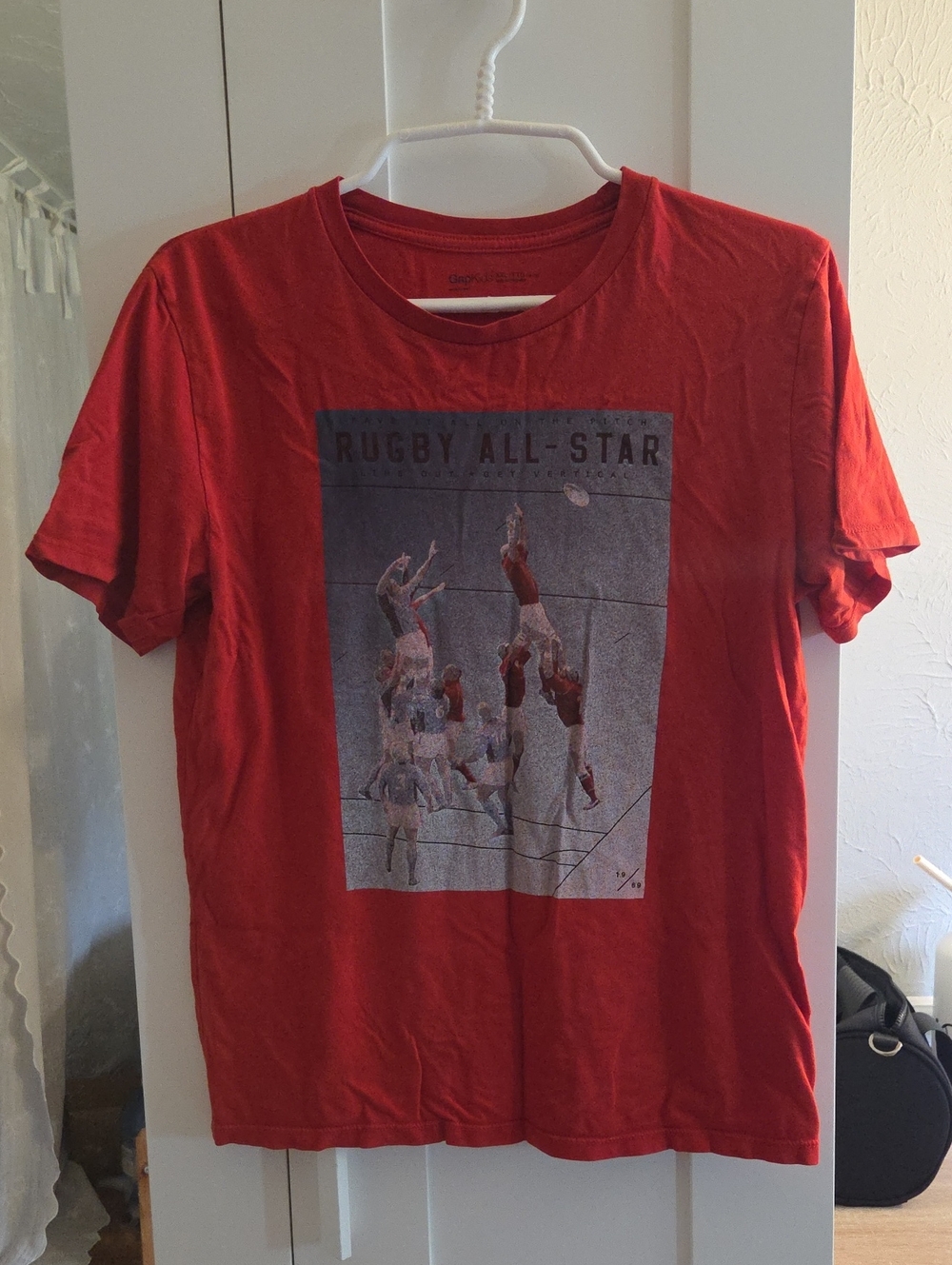 Red print Gap t-shirt